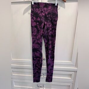 Lululemon leggings, Women’s size 4, 30” inseam, Like new condition
